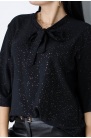 Elegancka czarna bluzka z wiązaniem pod szyją